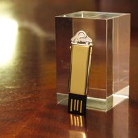 Modelo de USB Cutty, patentado y hecho en oro macizo Modelo de USB Cutty, patentado y hecho en oro macizo